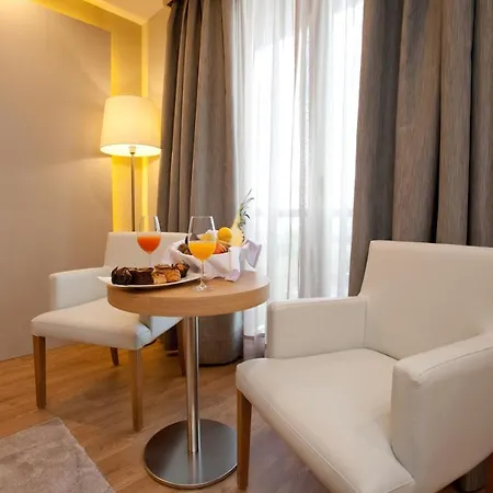 Hotell M.a. Congresos Sevilla