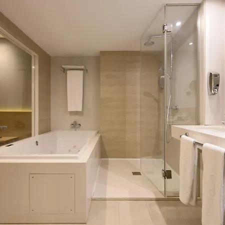 M.a. Congresos Hotel 4*